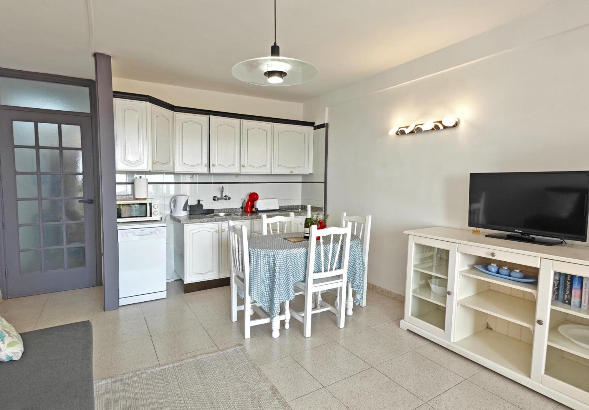 Blanco&Azul - Comfortable Ocean View Apartment Next To The Beach Playa de las Américas Exterior foto
